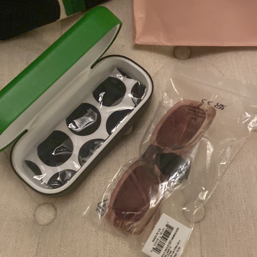 Kate Spade ♠️ Bellamy’s sunglasses spring clean deal! - Picture 4 of 4